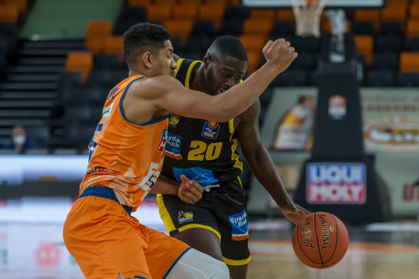 还是在香港 还是在香港